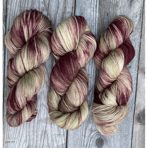 Kabrifolie - H�ndfarvet garn, 75% uld, 25% polyamid   100 gram = 420 meter