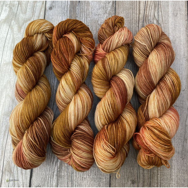 Gyldne Noter H�ndfarvet garn, 80% merino, 20% nylon , 100 gram = 325 meter