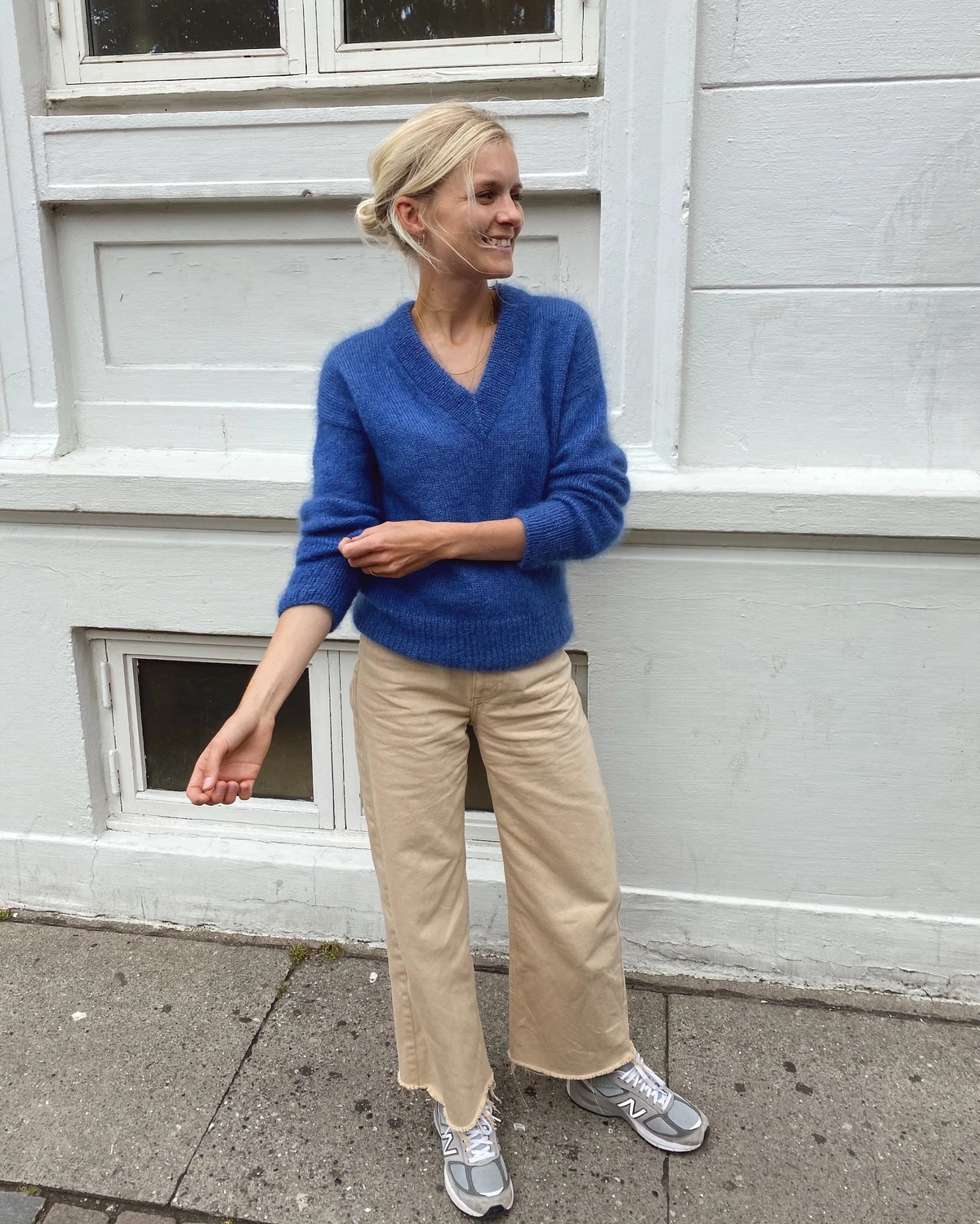 Stockholm Sweater V-Neck - strikkeopskrift Petiteknit (Papirudgaven) - Kvinde - Tante