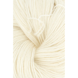 Ufarvet garn RAW 13  Corriedale 100% uld Superwash, 100 gram/420 meter