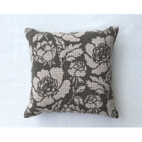 Hvide Roser pude Broderipakke fra BALDYRE