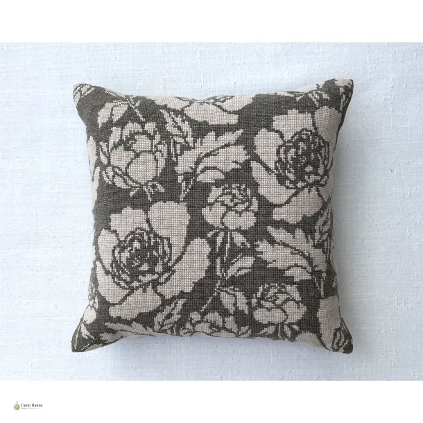 Hvide Roser pude Broderipakke fra BALDYRE