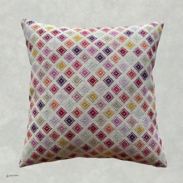 Rubiner stramaj pude broderikit fra BALDYRE