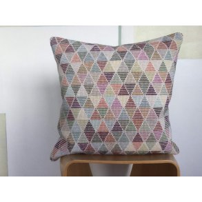 Remix Trekanter pude Broderipakke fra BALDYRE