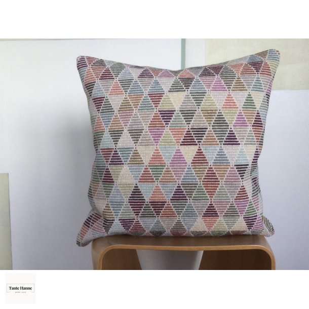 Remix Trekanter pude Broderipakke fra BALDYRE