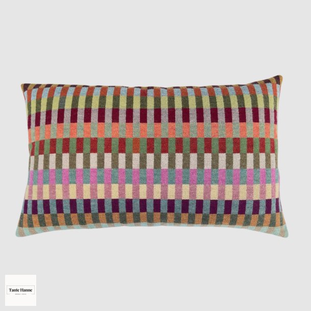 Erna Stramaj pude broderikit fra BALDYRE