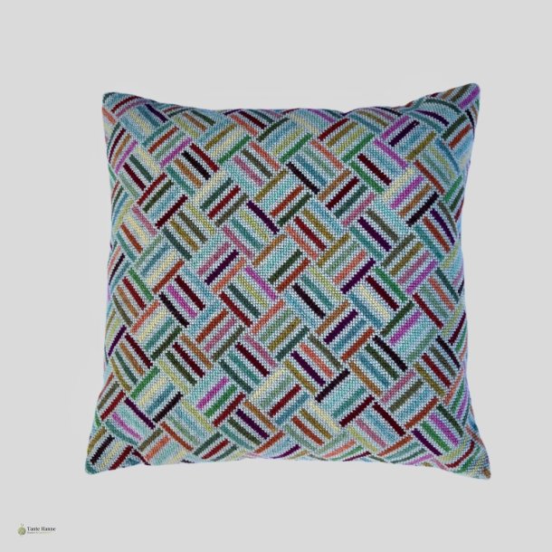 Flettet stramaj pude Broderi kit fra BALDYRE