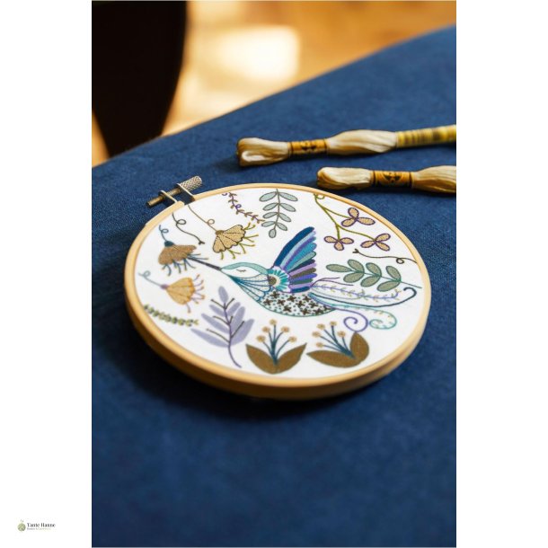 DMC broderikit model KOLIBRI  18,5 cm