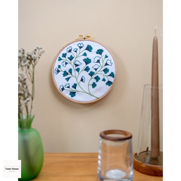 DMC broderibog DMC ECO VITA The Foresters wall