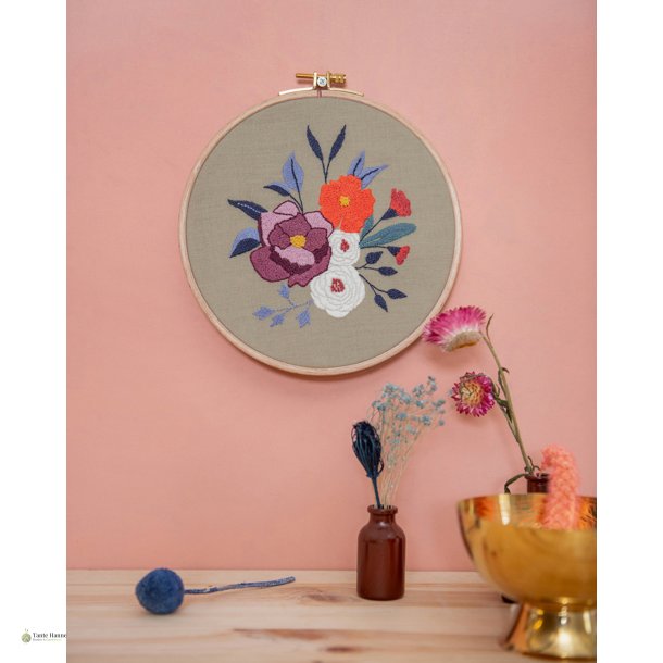 DMC broderibog DMC ECO VITA The Forester�s wall