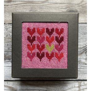 En Hjertesag i ske , Broderi kit fra Tante Hanne