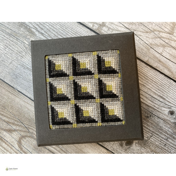 Gr� Loc Cabin i �ske , Broderi Kit - design TanteHanne.dk