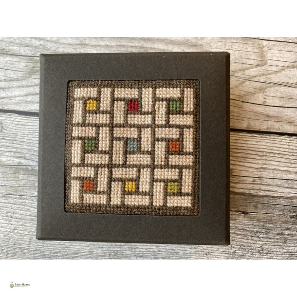 Brun Matrix  i �ske , Broderi Kit - design TanteHanne.dk