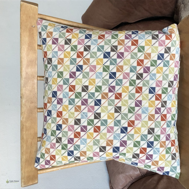 Tante�s tern no. 1 i Pude.  Broderikit 