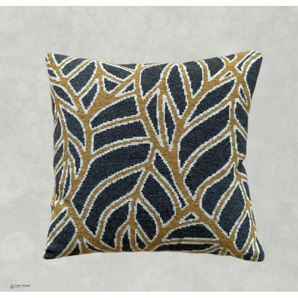 L�vfald pude Broderipakke fra BALDYRE