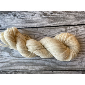 Ufarvet garn Pernilla fra Filcolana R�hvid, 175 m / 50 gram