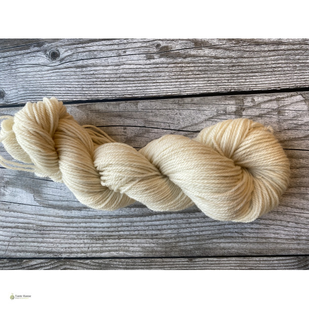 Ufarvet garn Pernilla fra Filcolana R�hvid, 175 m / 50 gram