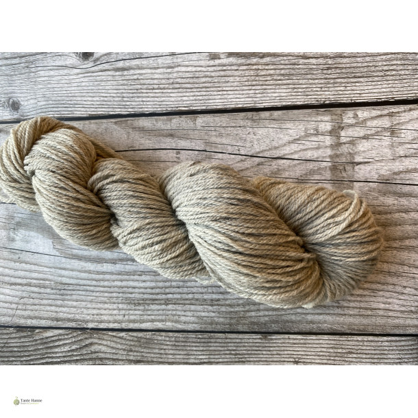 Ufarvet garn Pernilla fra Filcolana lys gr� , 175 m / 50 gram