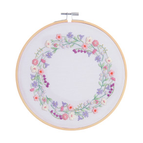 Broderi Kit blomsterkrans p� p�tegnet stof, incl.  ramme