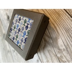 Sm bl fisk i ske , Broderi Kit - design TanteHanne.dk