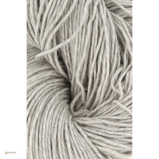 Ufarvet garn RAW 7,  Merino  uld 90% , 10% yak , Superwash, 250 m/100 gram