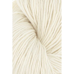 Ufarvet garn RAW 4,  Merino  uld 80% , 20% Silke, Superwash, 250 m/100 gram