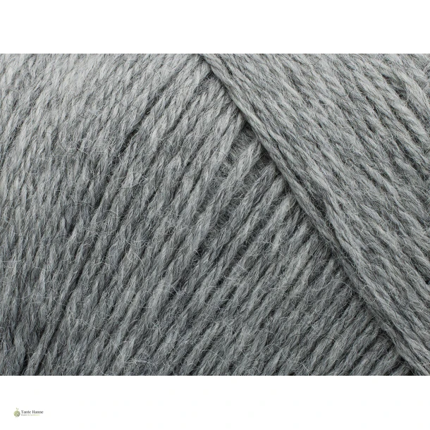 Ufarvet garn Arwetta  fra Filcolana gr� meleret, 210 m / 50 gram