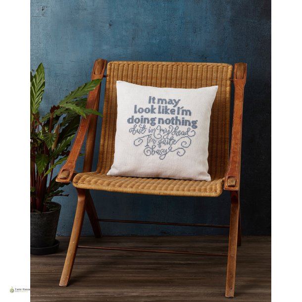 I may Look  Broderikit til pude 40 x 40 cm