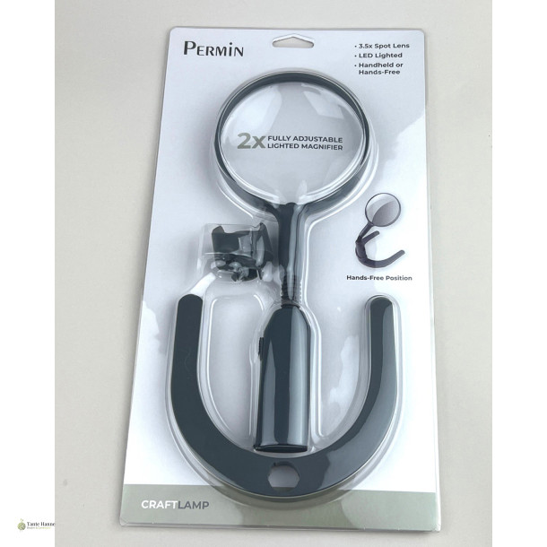 Broderilampe p� batteri med lup og lys fra Permin