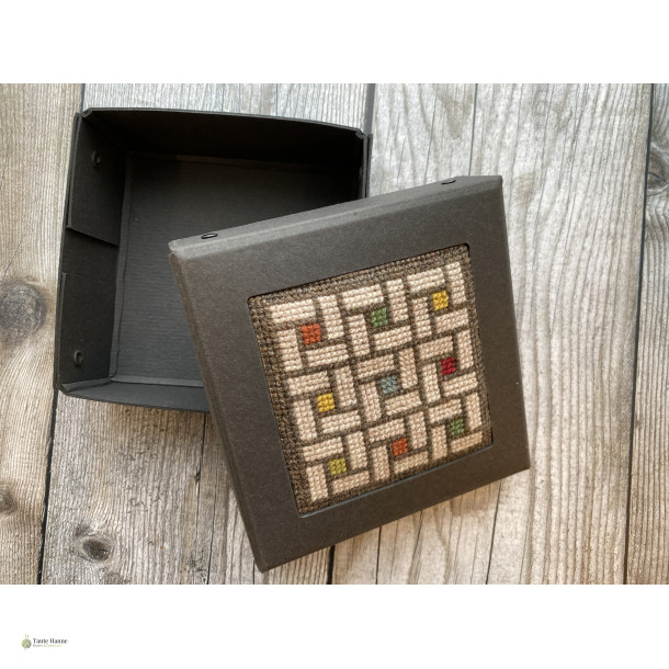 Brun Matrix  i �ske , Broderi Kit - design TanteHanne.dk