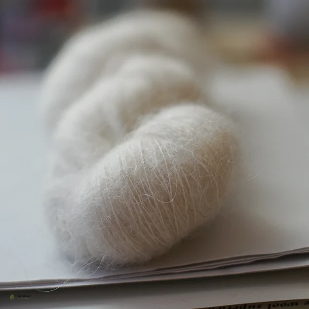 Ufarvet garn Gepard Kid Seta Mohair 70%, Silke 30%  410 m/50 gram