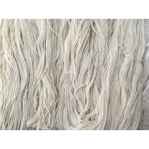 Ufarvet garn nr. 10 Peruvian Highland, 100% uld, 200 m/ 100 gram