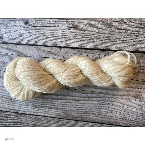 Ufarvet garn Vilja fra Filcolana R�hvid, 165 m / 50 gram