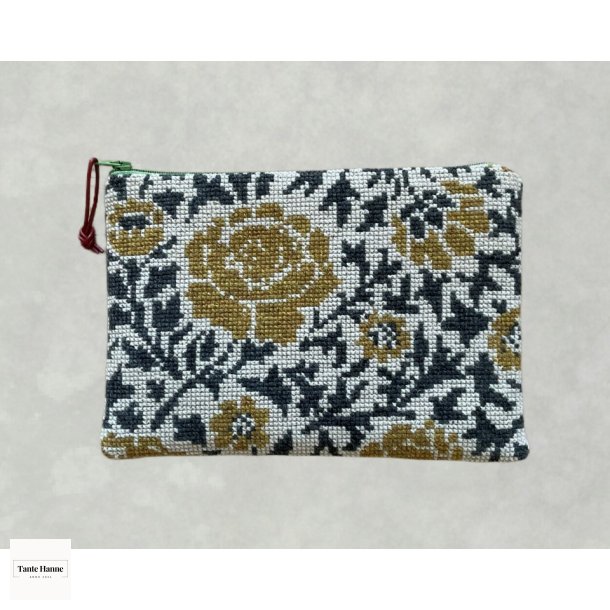 Vild rose Clutch Broderipakke fra BALDYRE